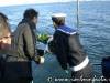 13-la-corona-viene-gettata-im-mare-in-ricordo-dei-dispersi-in-mare
