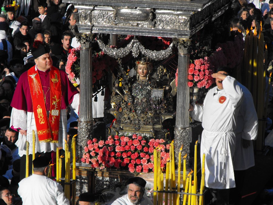 Risultati immagini per processione di Sant'agata a catania