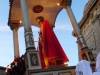 134-gesu-cristo-tenuto-nelle-mani-dei-confrati-per-salire-il-fercolo