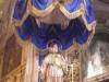 1-in-chiesa-sotto-il-baldacchino