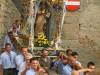 27-la-processione-in-via-garibaldi