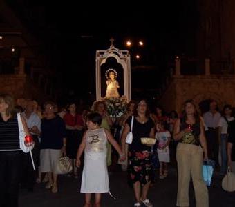 la-madonna-in-processione