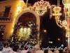 183-la-madonna-dei-miracoli-passa-sotto-le-ricche-luminarie
