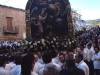 46-la-amdonna-sosta-alcuni-attimi-giu-nella-piazza-prima-di-iniziare-la-processione-solenne