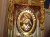 19-il-fercolo-della-madonna-in-chiesa-con-gli-ori-ex-voto