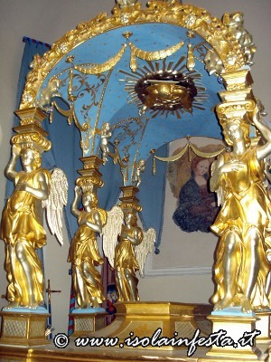 8-la-nave-doro-esposta-a-montesalvo