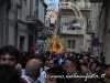 80-la-madonna-sommersa-tra-la-folla