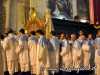 11-la-madonna-viene-scesa-dallaltare-alla-navata-centrale-per-la-processione