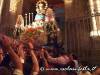 foto-47-il-simulacro-viene-risollavato-in-aria-per-sostare-davanti-il-portoner-dingresso-della-chiesa