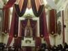 28-la-chiesa-parata-a-festa-con-il-suimulacro-esposto-e-i-fedeli-per-la-santa-messa
