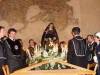 72-rietro-della-processionepace-sotto-il-loggiato-per-lomelia-del-parroco